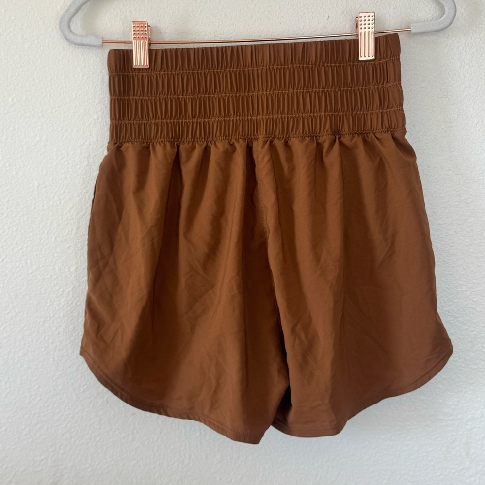 Nike Training One Ultra High Rise 3 inch Shorts Brown Rust Cognac S - Picture 3 of 7